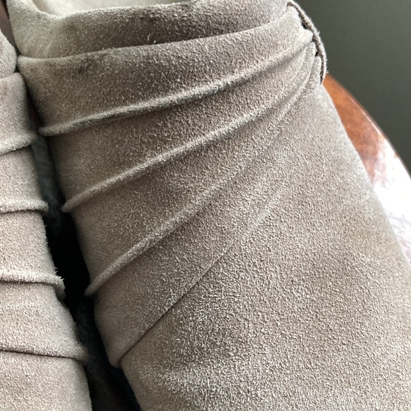 Croft & Barrow Women’s taupe mules - Picture 6 of 7